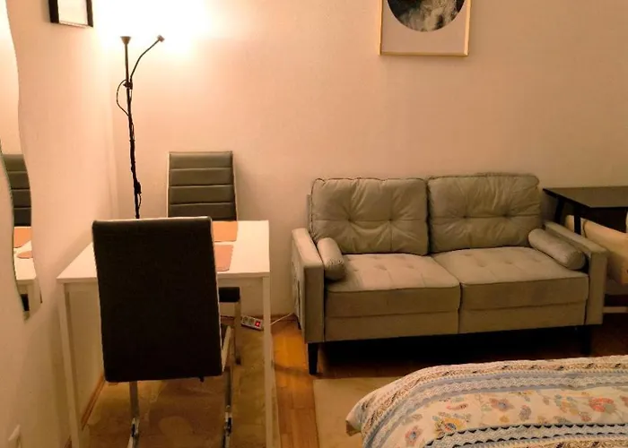 Cozy And Lovely Private - 15 Min To Centre Homestay *